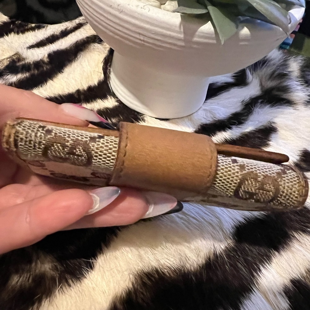 Authentic Gucci Key Holder - Picture 6 of 14